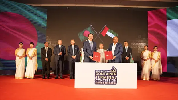 চট্টগ্রাম বন্দরের নিউমুরিং টার্মিনাল পরিচালনায় দুবাইয়ের ডিপি ওয়ার্ল্ডের সঙ্গে চুক্তি স্বাক্ষর