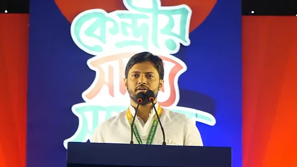 এনসিপির ওপর হামলা নিয়ে শিবিরের সাবেক সভাপতি জাহিদুলের পোস্ট ঘিরে বিতর্ক  এনসিপির মনিরা শারমিনের কড়া জবাব