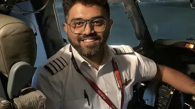 ফ্লাইদুবাইয়ের ফ্লাইটে সহ-পাইলটের হামলা প্রতিহত করে যাত্রীদের জীবন বাঁচালেন ভারতীয় পাইলট স্মিথ