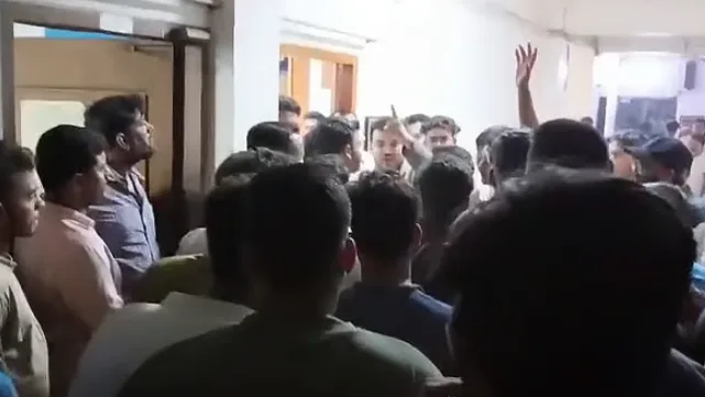 “লাশের বদলে লাশ নেব, থানার ইট খুলে নেব”: নারায়ণগঞ্জে এনসিপি নেতার হুমকি ও মামলা