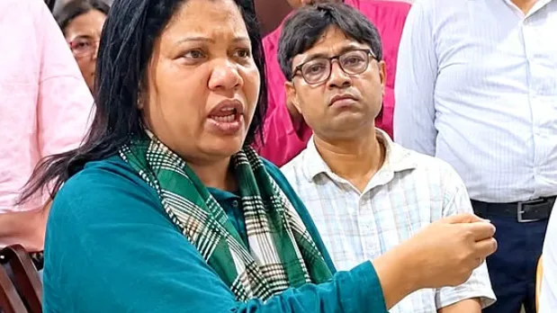 আমার দুধের বাচ্চাকে কেন ভিকটিম ব্লেমিং করা হচ্ছে?"—কান্নাজড়িত কণ্ঠে প্রশ্ন অপ্রতিমের মায়ের