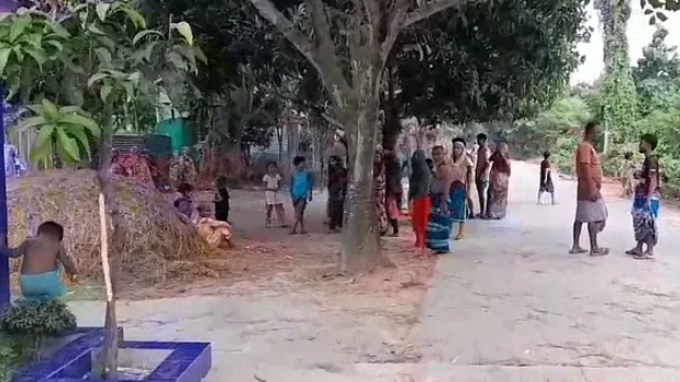 বাঞ্ছারামপুর দুই পক্ষের সংঘর্ষে টেঁটাবিদ্ধ হয়ে যুবক নিহত, অস্ত্র ও ককটেল উদ্ধার